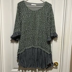 🌞3/$25 Paisley Vine tunic